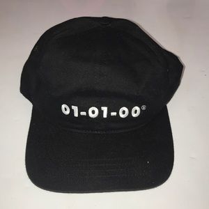 Men’s New Year Vintage Hat 2000 It’s coming